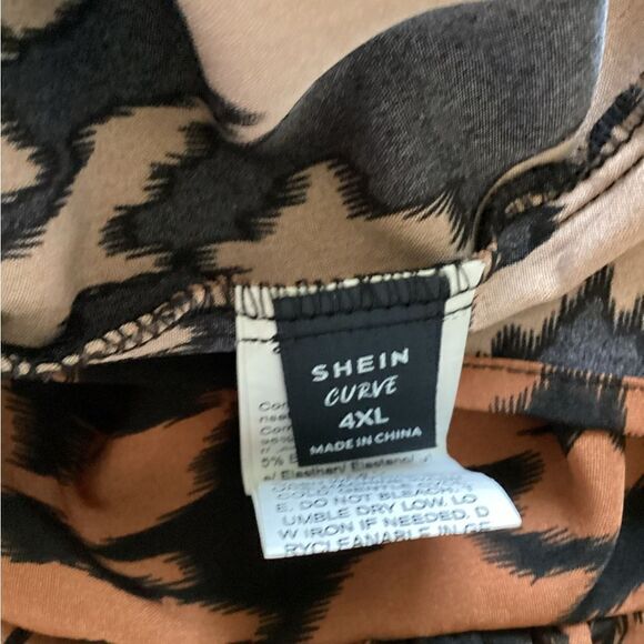 Shein Curve - Women’s Plus Blk/Brown Animal Print Shirt - Size 4XL (Lk 2X) - Picture 2 of 3